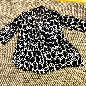 Banana Republic sheer navy and white 3/4 length blouse great condition